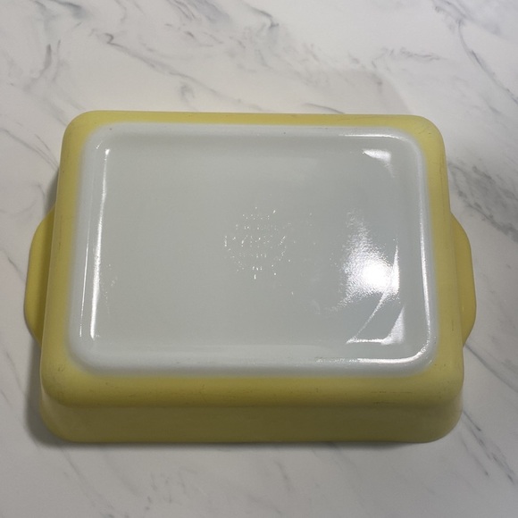 Vintage Pyrex baking dish - Picture 5 of 7